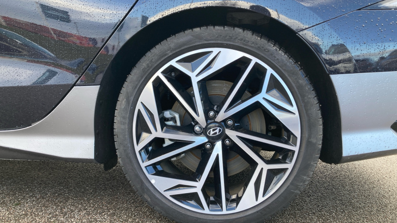 Hyundai IONIQ 6 168kW Premium 77kWh 4dr Auto Electric Saloon